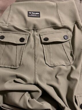 Women's Olive Ribbed Leggings with Utility Pockets